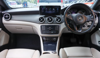 MERCEDES-BENZ CLA200 1.6 W117 URBAN ปี2016 full