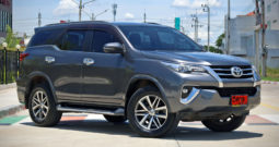 2019 TOYOTA FORTUNER 2.8 V AT 2WD สีเทา