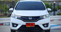 2016 HONDA JAZZ 1.5 SV สีขาว AT