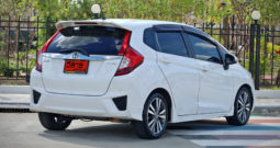 2016 HONDA JAZZ 1.5 SV สีขาว AT