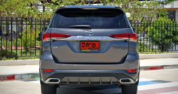 2019 TOYOTA FORTUNER 2.8 V AT 2WD สีเทา