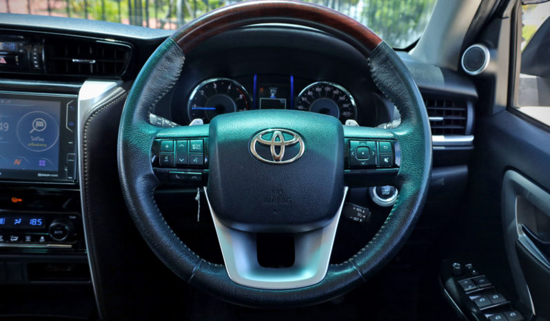 2019 TOYOTA FORTUNER 2.8 V AT 2WD สีเทา full