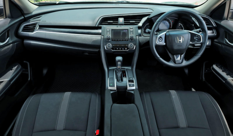 2019 HONDA CIVIC 1.8 E  เกียร์ CVT สีเทา full