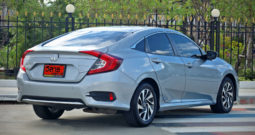 2019 HONDA CIVIC 1.8 E  เกียร์ CVT สีเทา