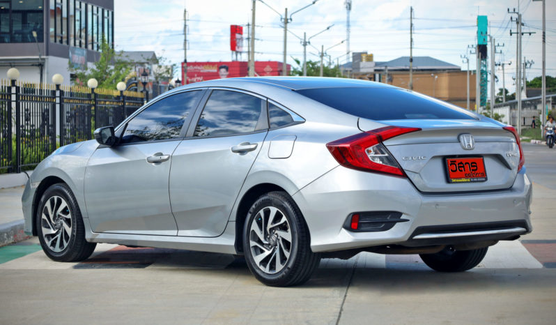 2019 HONDA CIVIC 1.8 E  เกียร์ CVT สีเทา full